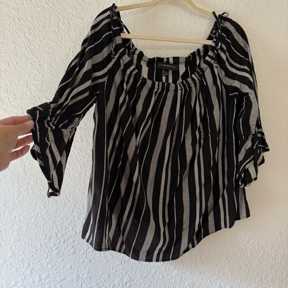 Lane Bryant Black and White Ruffled 3/4 Sleeve Blouse
